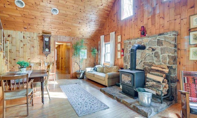 Great Cacapon House | 186 m² House ∙ 3 bedrooms ∙ 11 guests