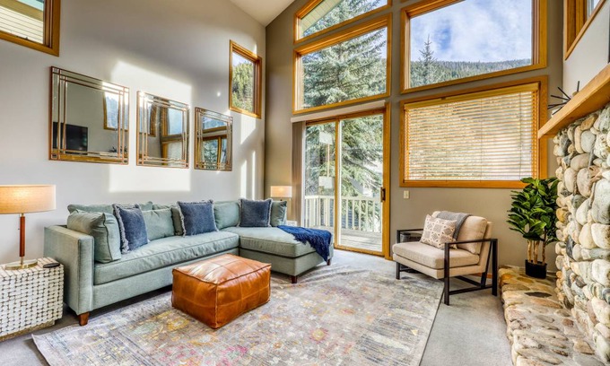 Warm Springs Condo | 191 m² Condo ∙ 2 bedrooms ∙ 6 guests