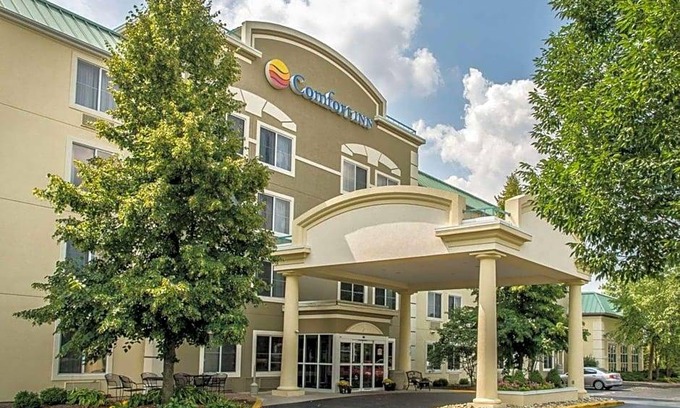 Polaris Hotel | 2-Star Hotel ∙ Comfort Inn North/Polaris