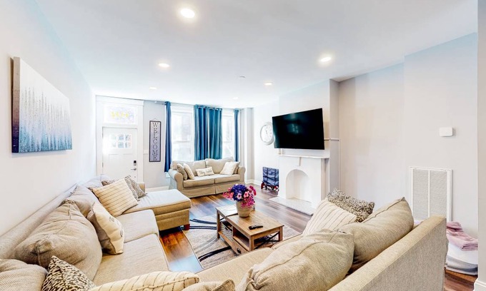 South Baltimore House | 200 m² House ∙ 3 bedrooms ∙ 10 guests