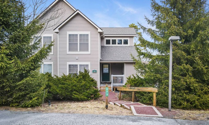 Tannersville House | 201 m² House ∙ 3 bedrooms ∙ 8 guests