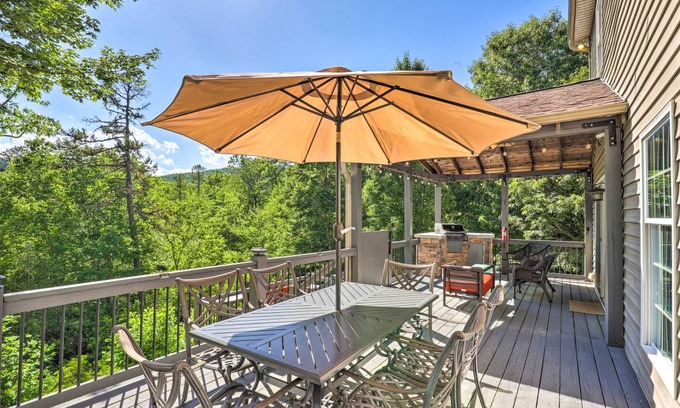 Pisgah Forest House | 209 m² House ∙ 4 bedrooms ∙ 8 guests