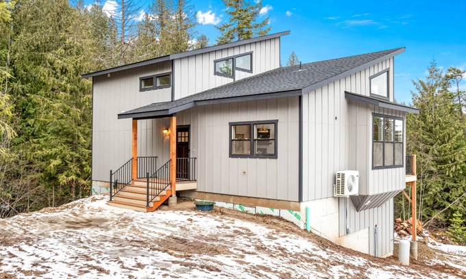 Sandpoint House | 223 m² House ∙ 2 bedrooms ∙ 6 guests