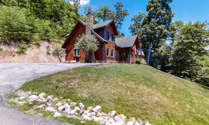 Tazewell Cabin | 235 m² Cabin ∙ 4 bedrooms ∙ 8 guests
