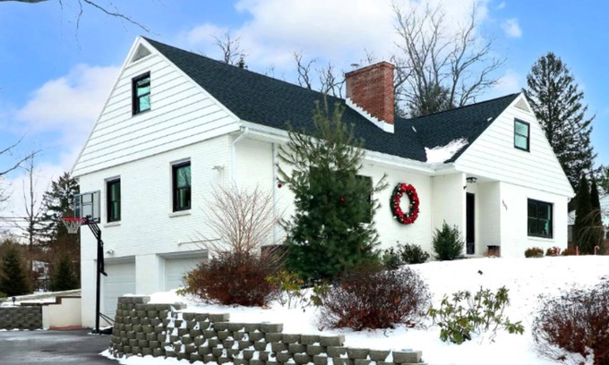 State College House | 250 m² House ∙ 4 bedrooms ∙ 5 guests