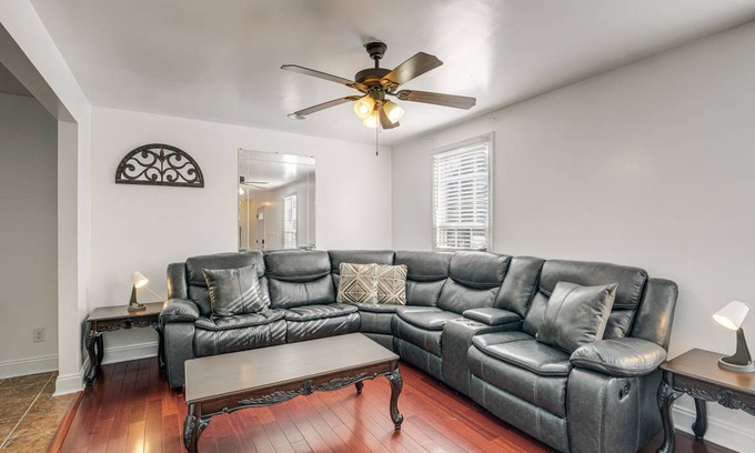 Silver Spring House | 266 m² House ∙ 6 bedrooms ∙ 10 guests