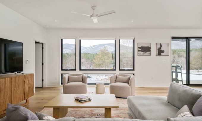 Afton House | 269 m² House ∙ 4 bedrooms ∙ 11 guests