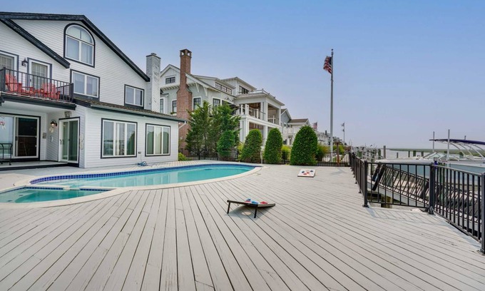 Avalon House | 269 m² House ∙ 5 bedrooms ∙ 12 guests