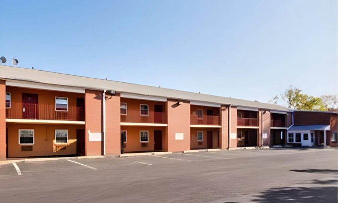 Doylestown Hotel | 28 m² Hotel ∙ 6 guests