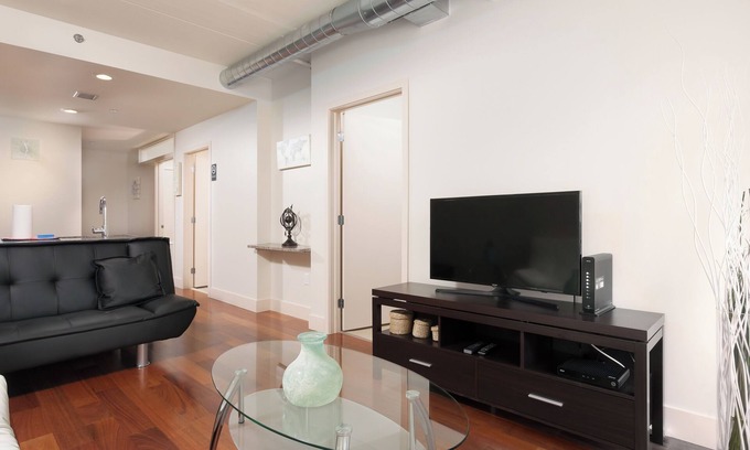 Center City West Apartment | 2BR Apartment near Rittenhouse