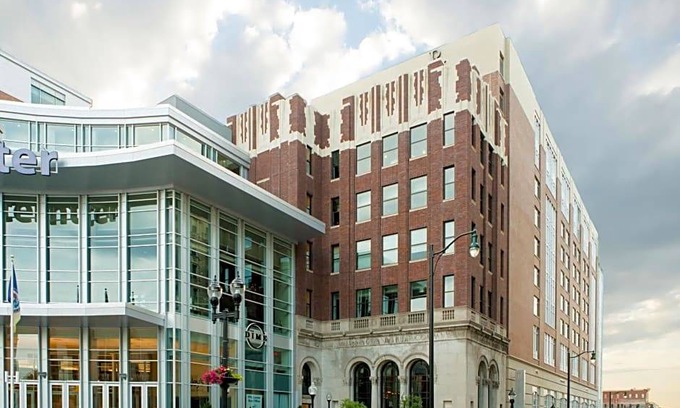 Hamilton District Hotel | 3-Star Hotel ∙ Renaissance Allentown Hotel