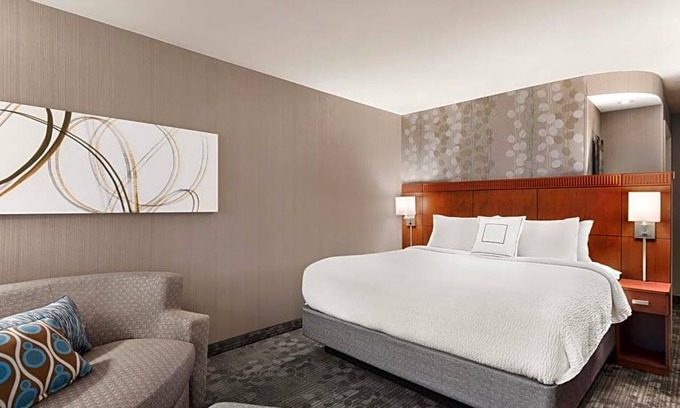 Woodbridge Hotel | 3-Star Hotel ∙ Courtyard by Marriott Potomac Mills Woodbridge
