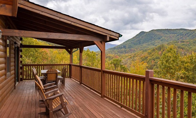 Townsend Cabin | 307 m² Cabin ∙ 3 bedrooms ∙ 12 guests