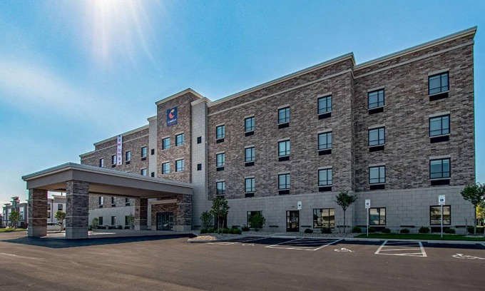 Grove City Hotel | 33 m² Hotel ∙ 127 guests