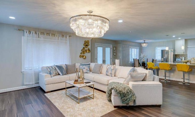 Silver Spring House | 335 m² House ∙ 4 bedrooms ∙ 6 guests