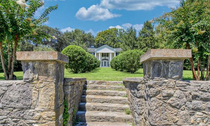 Goodlettsville House | 367 m² House ∙ 2 bedrooms ∙ 4 guests