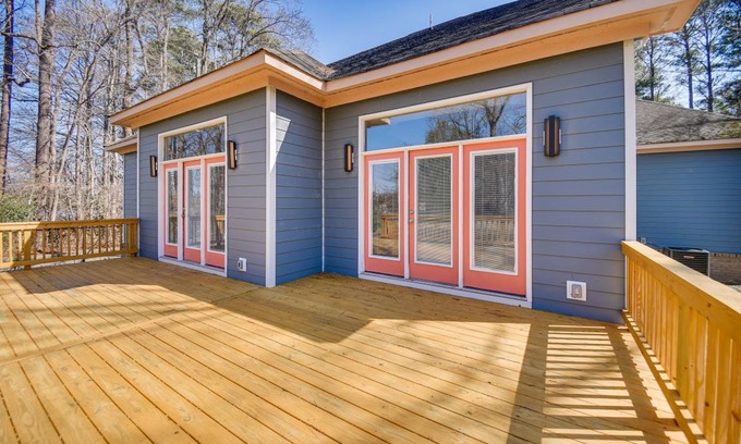 Newport News House | 371 m² House ∙ 5 bedrooms ∙ 8 guests
