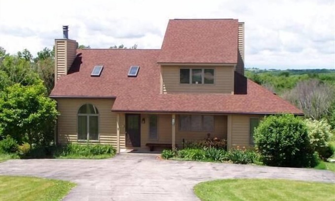 The Galena Territory House | 4 Bedroom, 3 1/2 bath house in The Galena Territory.
