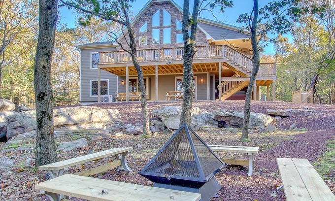 Lake Harmony Estates House | 418 m² House ∙ 8 bedrooms ∙ 26 guests