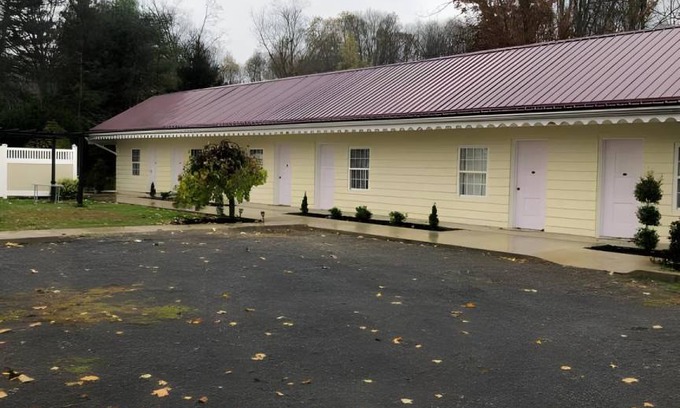 Black Creek Hotel | 42 m² Motel ∙ 5 guests