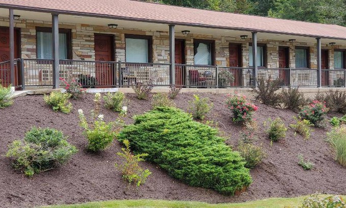 Clairton Hotel | 46 m² Motel ∙ 5 guests