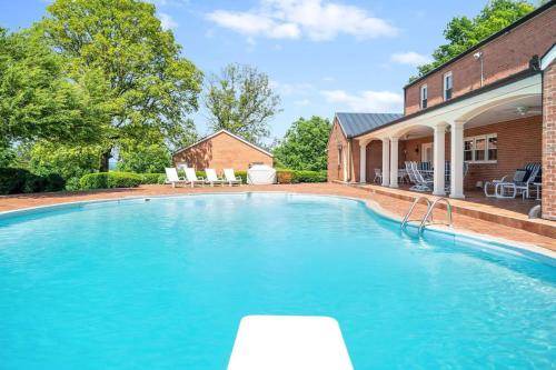 Somerset House | 465 m² House ∙ 9 bedrooms ∙ 19 guests