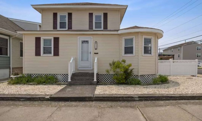 North Wildwood House | 4BR Shore House-Kid Friendly-Close To The Action!