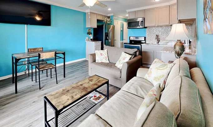 Folly Field Condo | 52 m² Condo ∙ 1 bedroom ∙ 4 guests