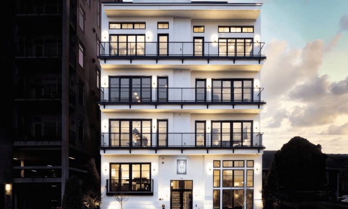 West End Hotel | 557 m² Hotel ∙ 18 bedrooms ∙ 58 guests