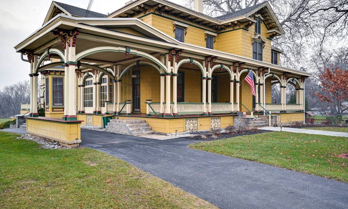 Chambersburg House | 575 m² House ∙ 6 bedrooms ∙ 15 guests
