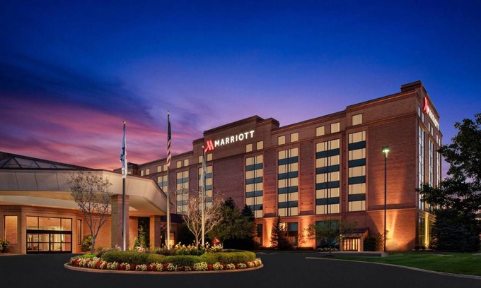 Cranberry Township Hotel | 59 m² Hotel ∙ 10 guests