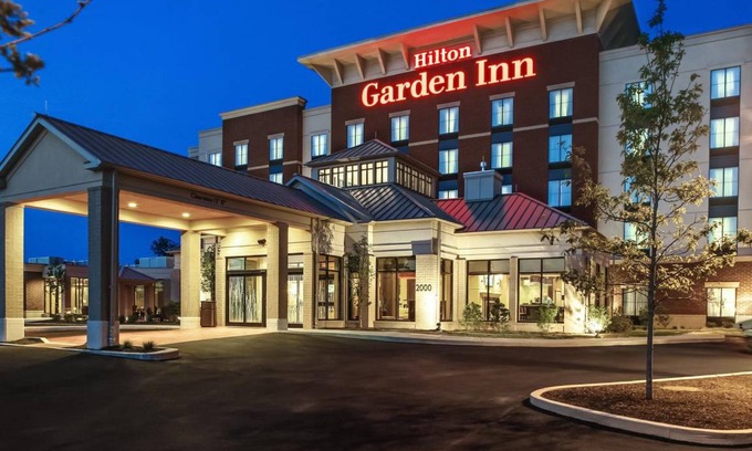 Cranberry Township Hotel | 65 m² Hotel ∙ 127 guests
