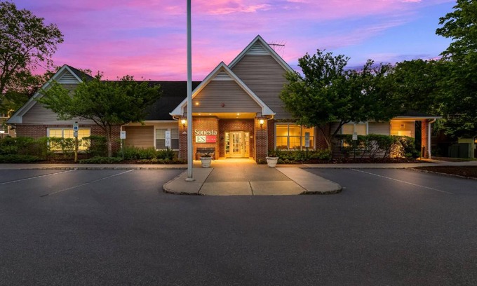 Morris Plains Hotel | 69 m² Hotel ∙ 127 guests