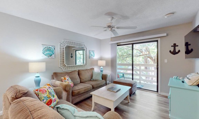Folly Field Condo | 70 m² Condo ∙ 2 bedrooms ∙ 6 guests
