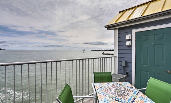 Put-in-Bay Apartment | 74 m² Apartment ∙ 2 bedrooms ∙ 8 guests