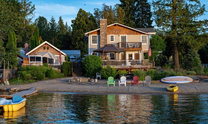 Diamond Lake House | 74 m² House ∙ 2 bedrooms ∙ 4 guests