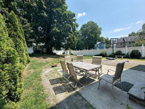 Scotch Plains Apartment | 75 m² Apartment ∙ 2 bedrooms ∙ 6 guests
