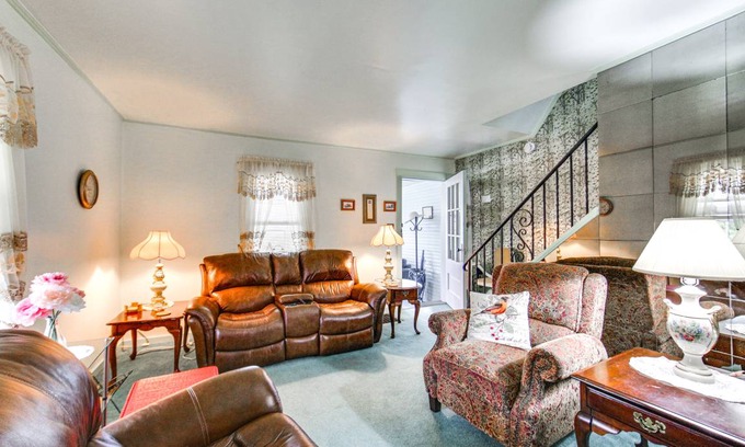 West Mifflin House | 78 m² House ∙ 2 bedrooms ∙ 3 guests