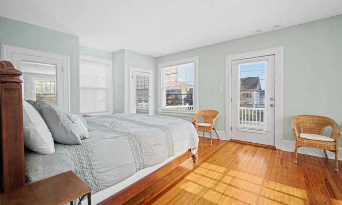 Ventnor City House | 7BR w/Ocean Views + Onsite Parking + Central A/C