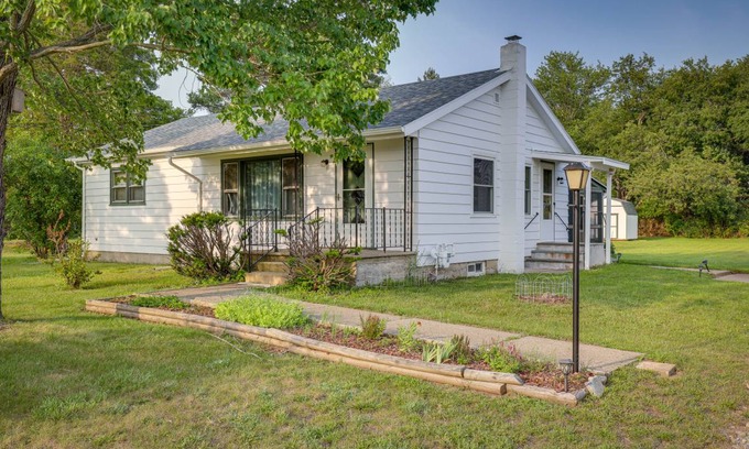 Big Flats Airport House | 83 m² House ∙ 2 bedrooms ∙ 4 guests