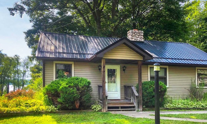 Westford Cottage | 92 m² Cabin ∙ 3 bedrooms ∙ 8 guests