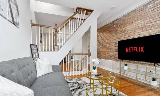Downtown Baltimore House | 97 m² House ∙ 2 bedrooms ∙ 6 guests