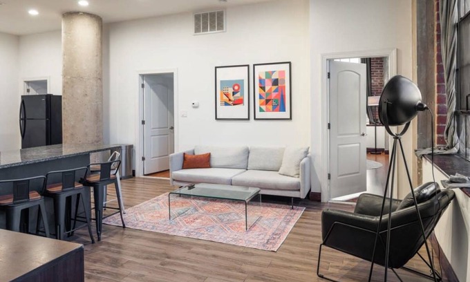 West Poplar House | 98 m² Loft ∙ 3 bedrooms ∙ 6 guests