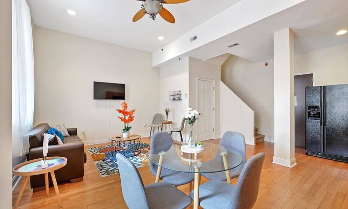 Northern Liberties Apartment | Apartment ∙ 2 bedrooms ∙ 4 guests