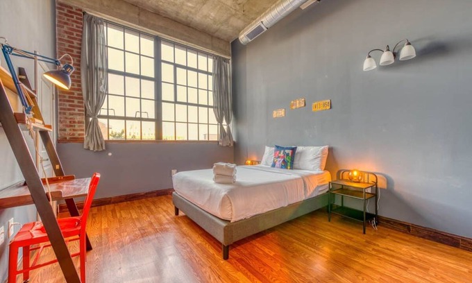 West Poplar Apartment | Apartment ∙ 2 bedrooms ∙ 4 guests