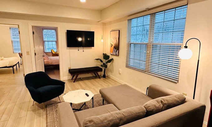 Chinatown Apartment | Apartment ∙ 2 bedrooms ∙ 4 guests
