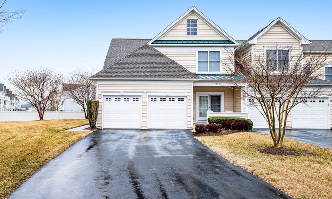 Ocean View House | Bayside Bethany Lakes retreat with pool access, screened patio & fast WiFi