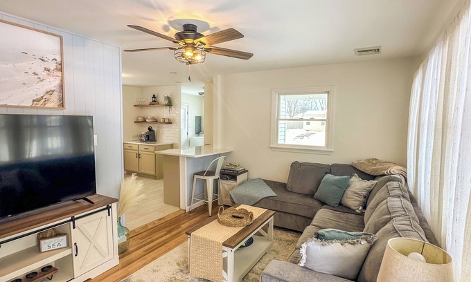 North Cape May House | Bayside, Cozy, Updated 2BR 1.5B, Lg deck/priv yd, Outdoor dining, Bikes Incl
