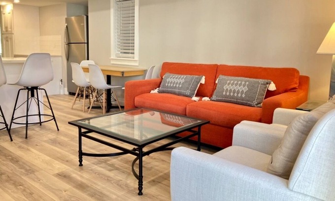 North End Condo | Beach Block Gem! 3BR 2BA Newly Renovated & Sleeps 8! Includes parking!