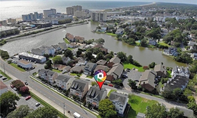 Northeast Virginia Beach House | Beach Home - 5 Minutes/2 Blocks Walk To Virginia Beach Oceanfront & Boardwalks.
